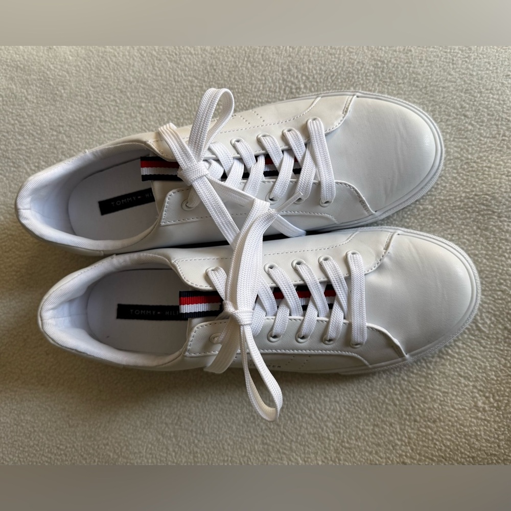 Tommy Hilfinger Classic Tennis Shoe